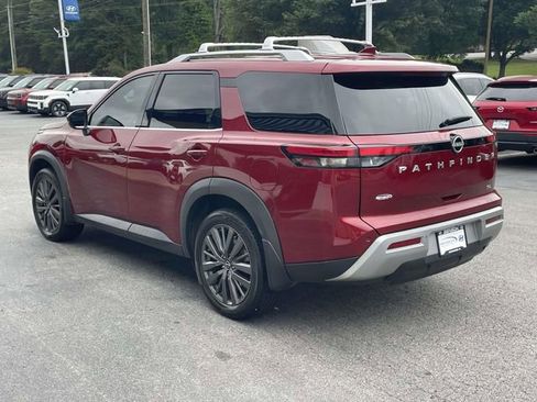 Used 2022 Nissan Pathfinder SL w/ SL Premium Package FWD image 5