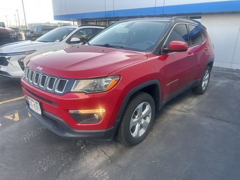 Used 2019 Jeep Compass Latitude w/ Popular Equipment Group image 2
