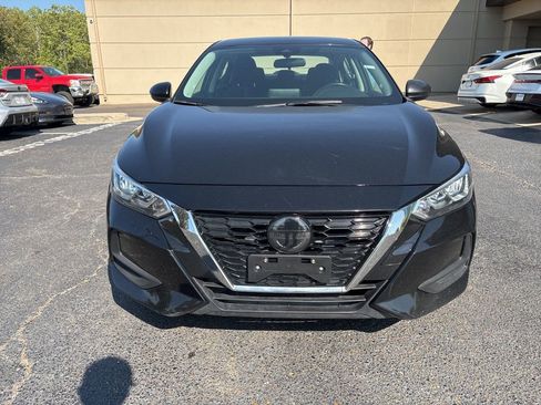 Used 2022 Nissan Sentra SV FWD image 2