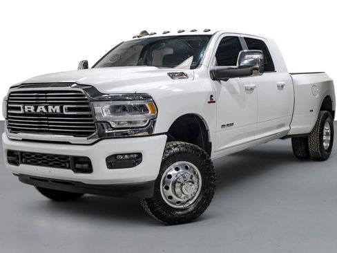 Used 2024 RAM 3500 Laramie w/ Towing Technology Group AWD/4WD image 4