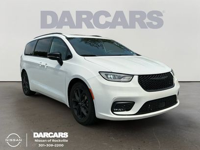 Used 2025 Chrysler Pacifica Limited