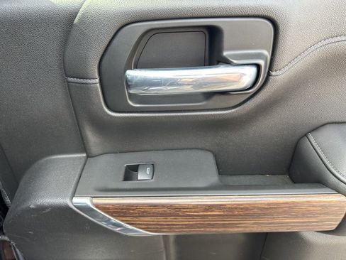 Used 2020 Chevrolet Silverado 1500 High Country w/ Technology Package AWD/4WD image 29