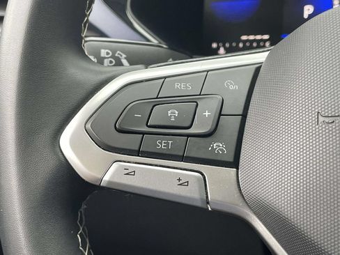 Certified 2023 Volkswagen Taos SE FWD image 24