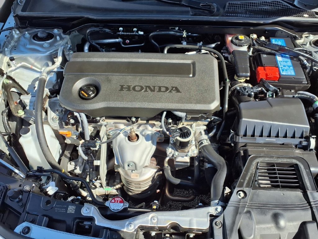 Used 2025 Honda Civic Sport image 3