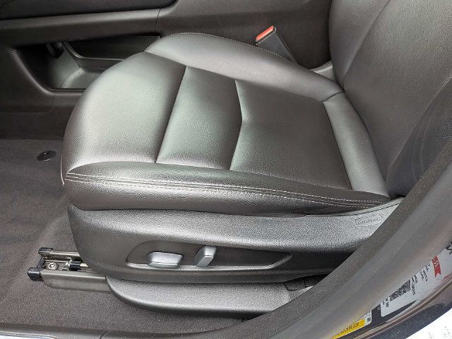 Used 2021 Cadillac XT5 Luxury FWD image 24