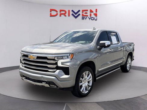 Used 2025 Chevrolet Silverado 1500 High Country AWD/4WD image 8