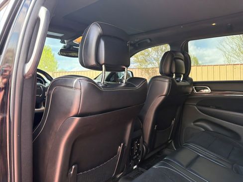 Used 2017 Jeep Grand Cherokee SRT image 22