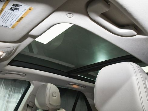 Used 2022 Mercedes-Benz GLE 350 GLE 350 w/ Premium Package image 53