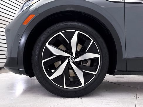 Used 2023 Volkswagen ID.4 S RWD image 12