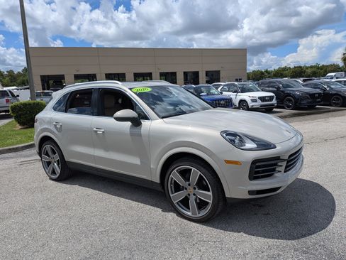 Used 2020 Porsche Cayenne AWD/4WD image 2