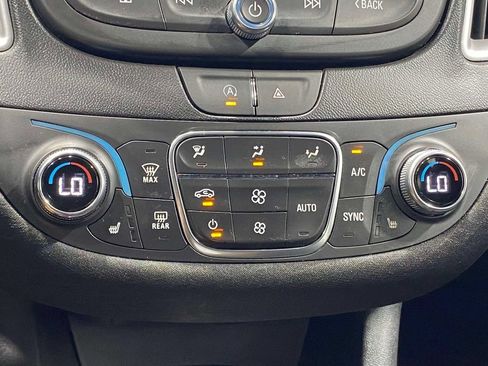Used 2023 Chevrolet Malibu LT FWD image 31