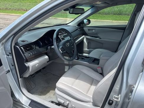Used 2015 Toyota Camry XLE w/ Advanced Technology Package FWD image 11