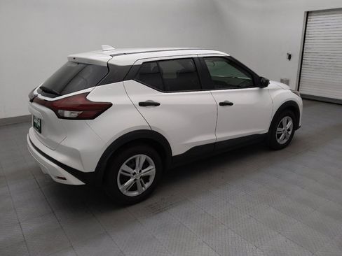 Used 2022 Nissan Kicks S FWD image 10