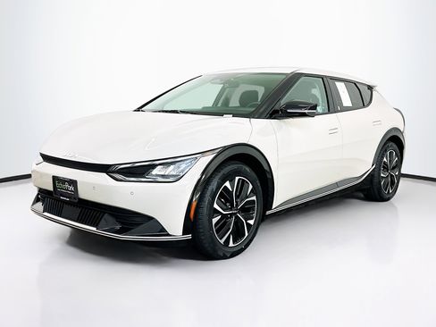 Used 2022 Kia EV6 Wind image 3