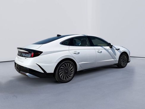 New 2026 Hyundai Sonata Limited FWD image 3