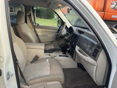 Used 2008 Jeep Liberty Sport w/ Popular Equipment Group AWD/4WD image 3