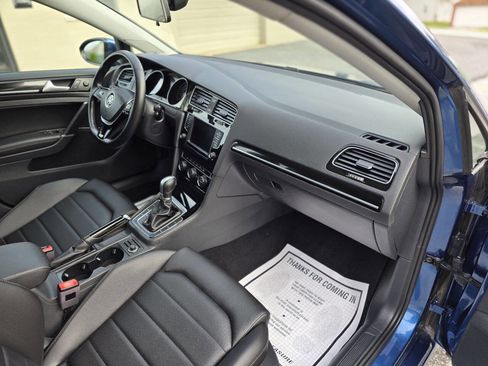 Used 2017 Volkswagen Golf SEL image 14