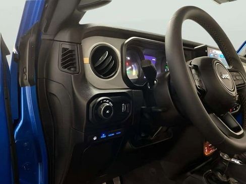 Used 2024 Jeep Wrangler Unlimited image 48