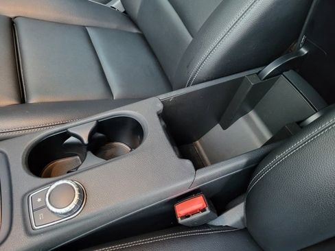 Used 2020 Mercedes-Benz GLA 250 4MATIC image 38