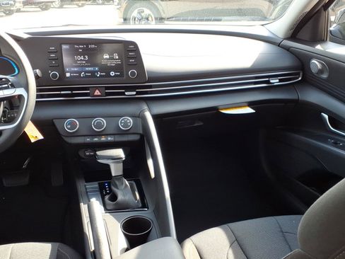 New 2026 Hyundai Elantra SE image 8