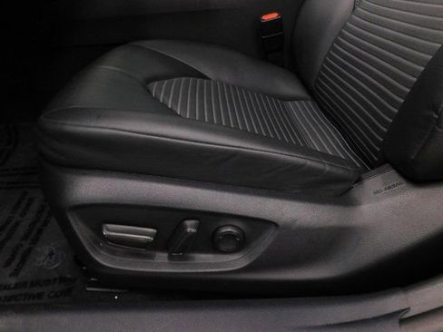 Used 2024 Toyota Camry SE image 23