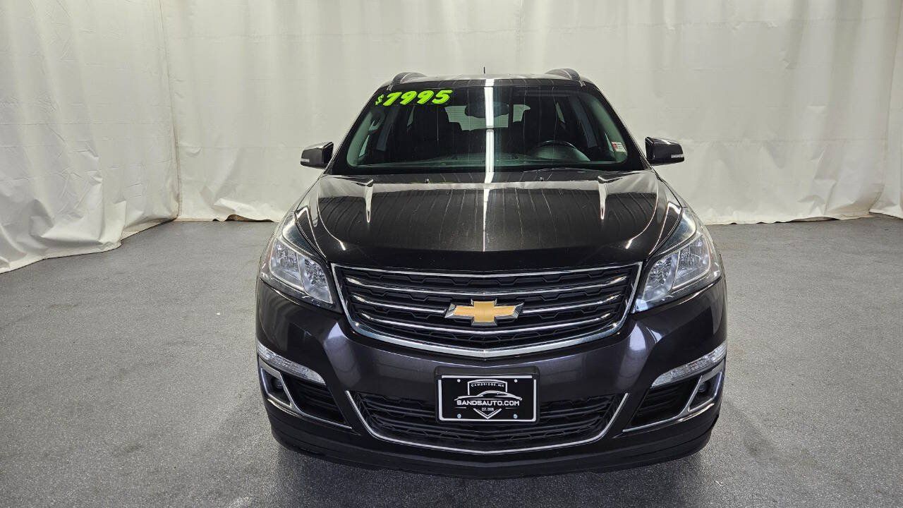 Used 2017 Chevrolet Traverse LT w/ Style and Technology Package FWD image 2