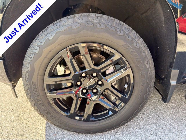 Used 2024 Chevrolet Silverado 1500 RST AWD/4WD image 11