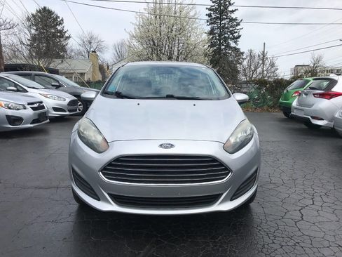 Used 2015 Ford Fiesta SE image 3
