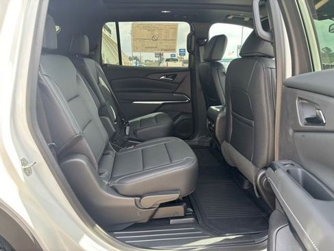 New 2026 Chevrolet Traverse LT w/ Sun and Wheel Package image 14