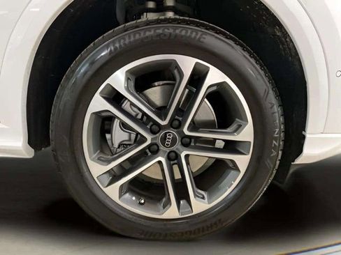 Used 2025 Audi Q5 Premium w/ Convenience Package image 96