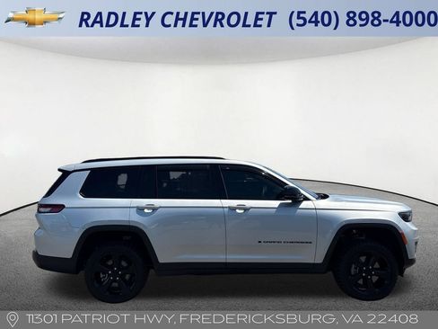 Used 2023 Jeep Grand Cherokee L Laredo AWD/4WD image 20