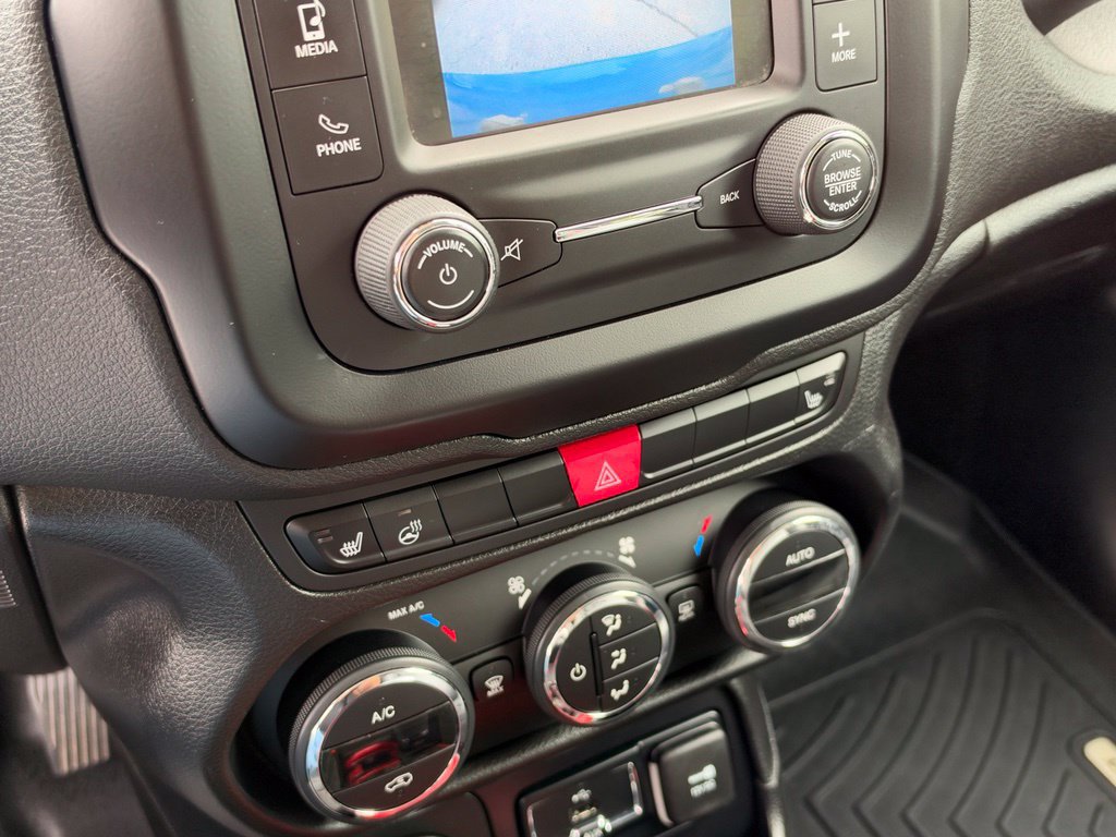 Used 2015 Jeep Renegade Trailhawk w/ Premium Leather Group AWD/4WD image 21