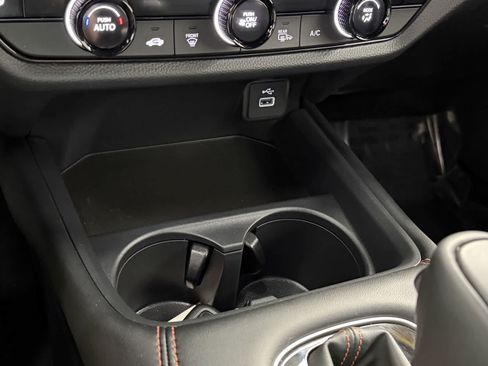 Used 2025 Honda HR-V Sport image 21