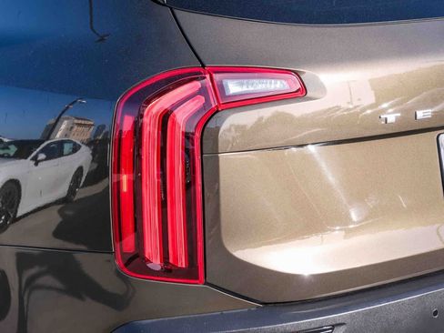 Used 2022 Kia Telluride SX FWD image 7