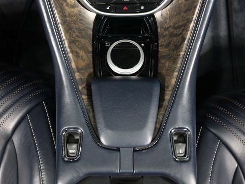 Used 2019 Aston Martin DB11 Volante image 33