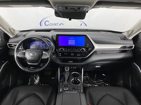 Certified 2024 Toyota Highlander Platinum AWD/4WD image 15