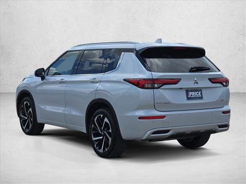 Used 2024 Mitsubishi Outlander SEL AWD/4WD image 8