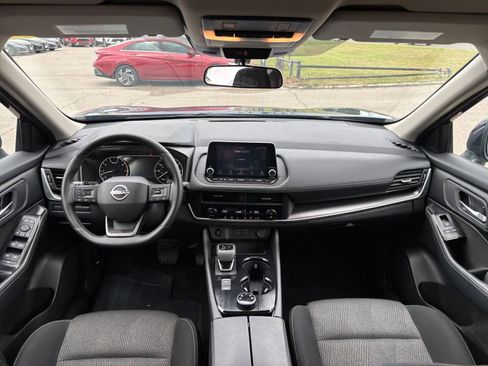 Used 2025 Nissan Rogue SV AWD/4WD image 35