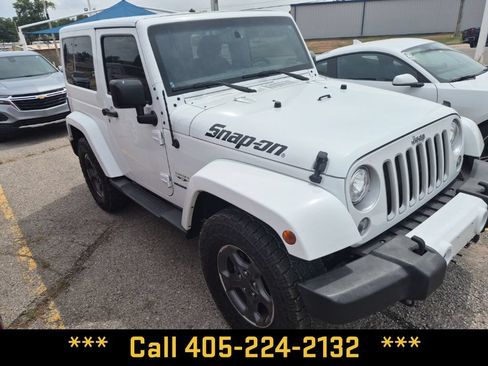 Used 2016 Jeep Wrangler Sahara w/ Connectivity Group AWD/4WD image 22