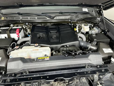 Certified 2022 Toyota Tundra SR5 w/ TRD Off-Road Premium Package AWD/4WD image 29