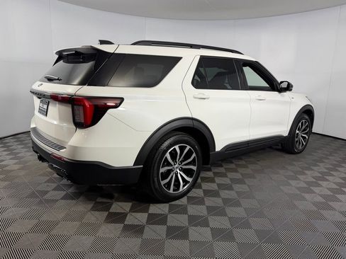 Used 2025 Ford Explorer ST-Line image 6