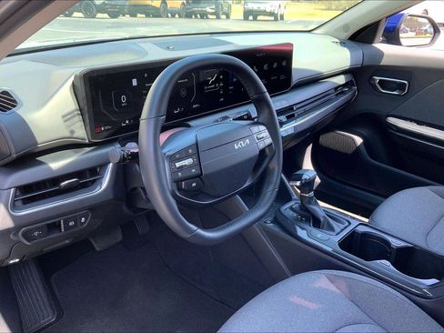Used 2025 Kia K4 EX image 12