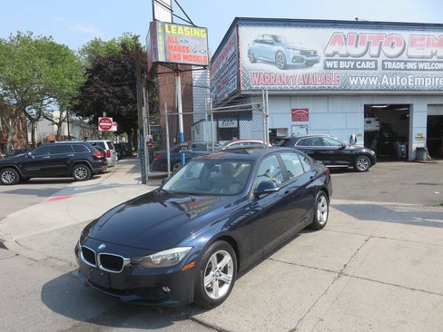 Used 2015 BMW 328i xDrive Sedan AWD/4WD image 2