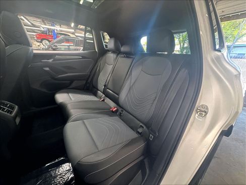 Certified 2026 Volkswagen Tiguan SE R-Line AWD/4WD image 25