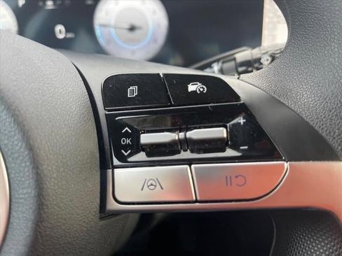 Used 2024 Hyundai Elantra SEL image 10