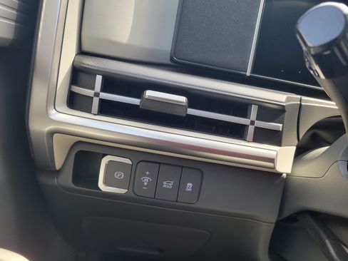 Used 2026 Hyundai Santa Fe SEL FWD image 19