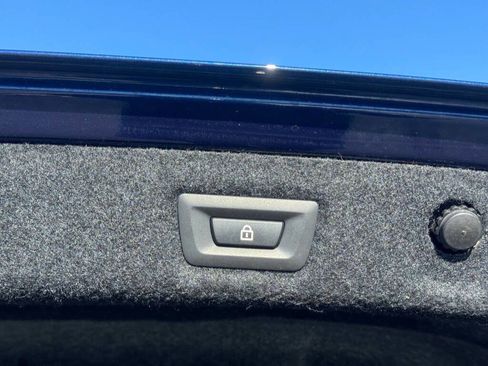 Used 2017 BMW 530i xDrive image 28