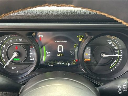 Used 2024 Jeep Wrangler Unlimited image 16