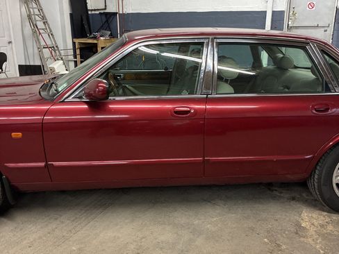 Used 1996 Jaguar XJ6 image 10