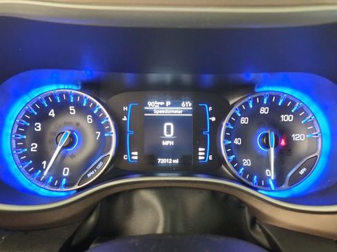 Used 2023 Chrysler Voyager LX FWD image 11